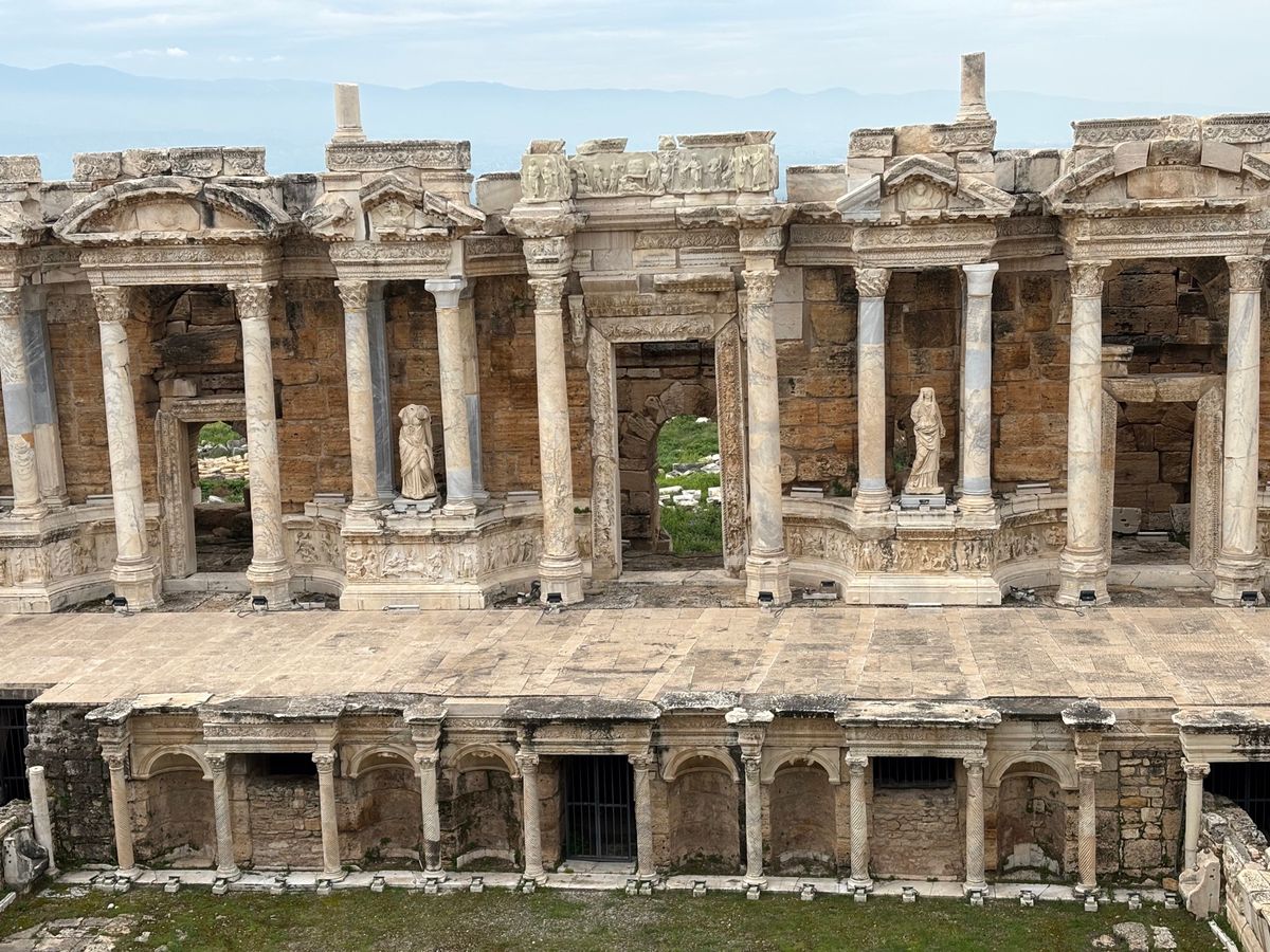 パムッカレ　ヒエラポリス古代劇場
音がよく響くいい劇場です