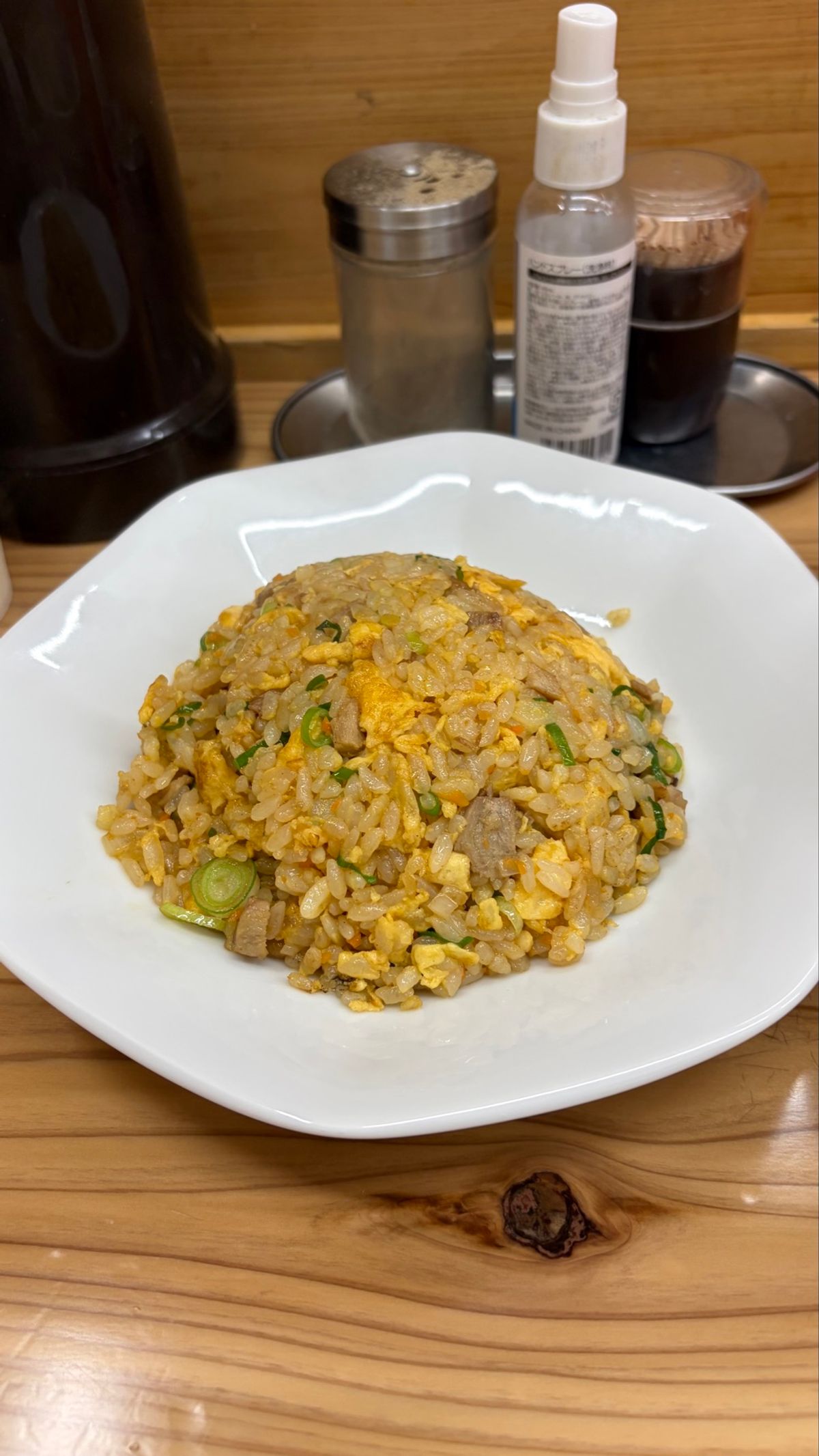 永潤で念願の尾道ラーメン🍜
背脂凄い浮いてた！でもスープはあんがいあっさり...