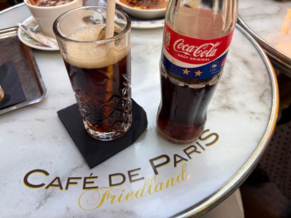 イタリア・ローマ「イタリア周遊・パリ旅行」の写真：凱旋門近くにあるカフェ「Cafe de ...