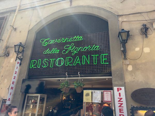 イタリア・ローマ「イタリア周遊・パリ旅行」の写真：フィレンツェのランチ。