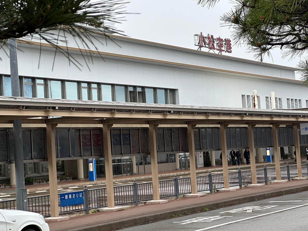 帰りは飛行機
金沢カレー、小松うどん、能登牛