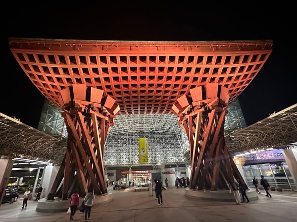 日本・石川県「北陸出張」の写真：行きは新幹線
金沢駅で８番ラーメン、アパ...