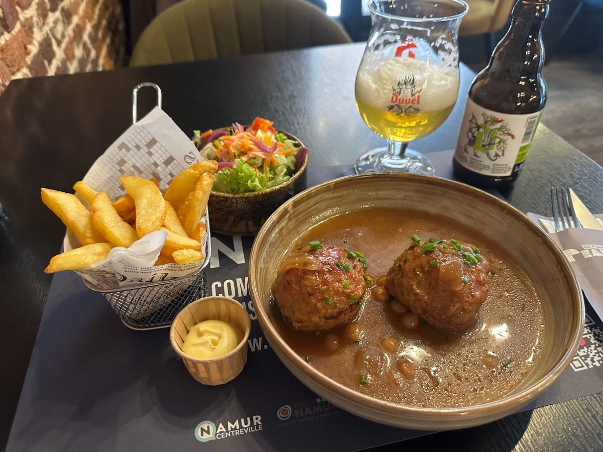 食事シリーズ。高いけど美味しい！日本の洋食に近い！　
ワーテルゾーイ→クリ...