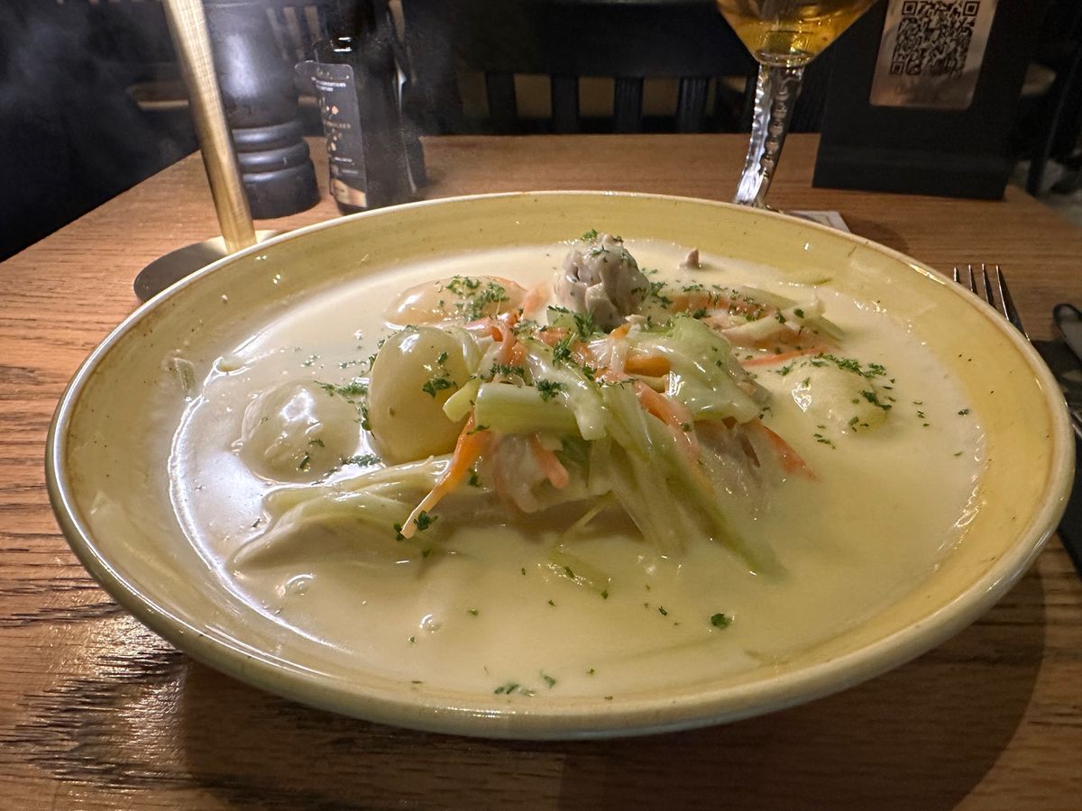 食事シリーズ。高いけど美味しい！日本の洋食に近い！　
ワーテルゾーイ→クリ...