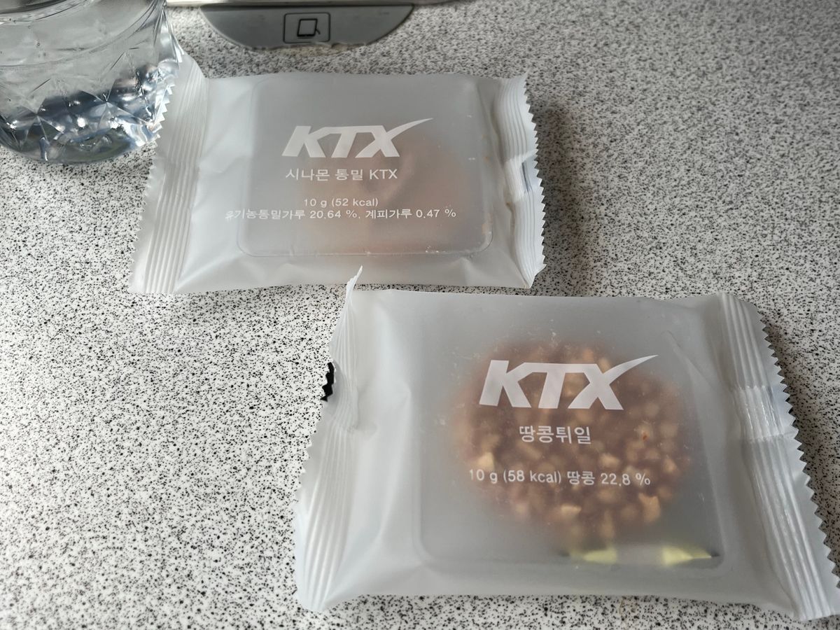 KTXに乗って釜山からソウルへ
定食のお肉はもちろん、梅で味付けしたれんこ...