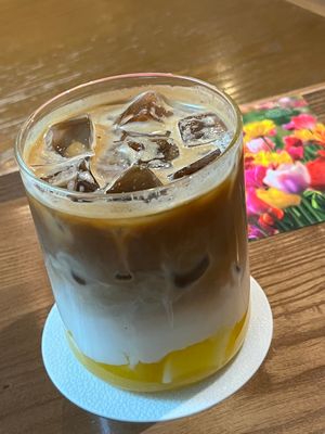 マンゴーカフェとミルミョン、ピンクグレープジュース
マンゴー