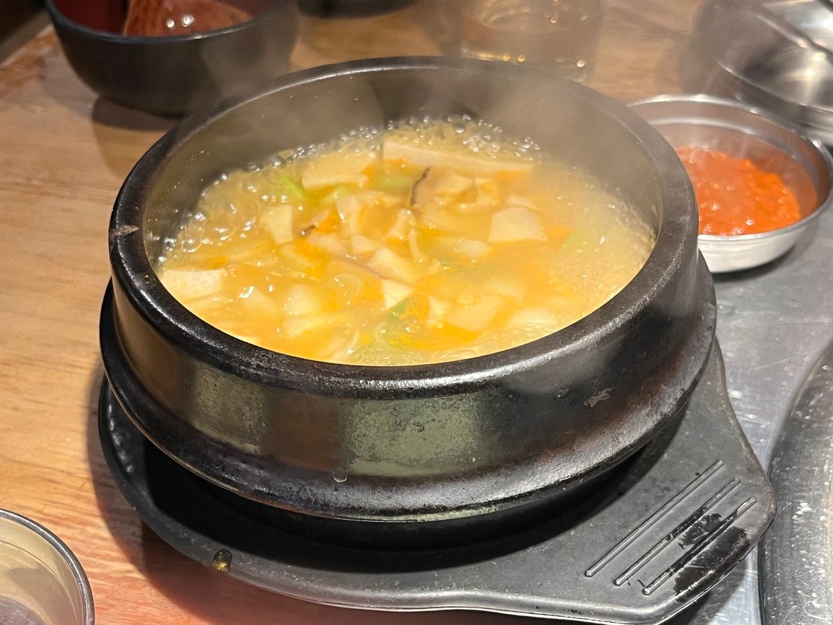 旅行初日、久しぶりに公演繋がりの韓国のお友達に会い一緒に観劇、からのサムギ...