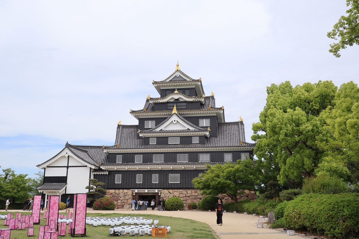 岡山名物えびめしと岡山城と後楽園