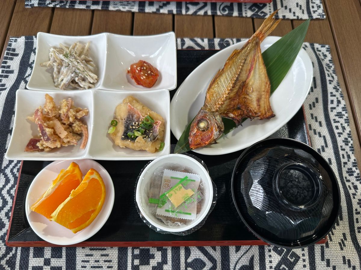 23日
奄美温泉 大和 ハナハナビーチ
朝散歩、朝サウナ、朝食
出発して奄...
