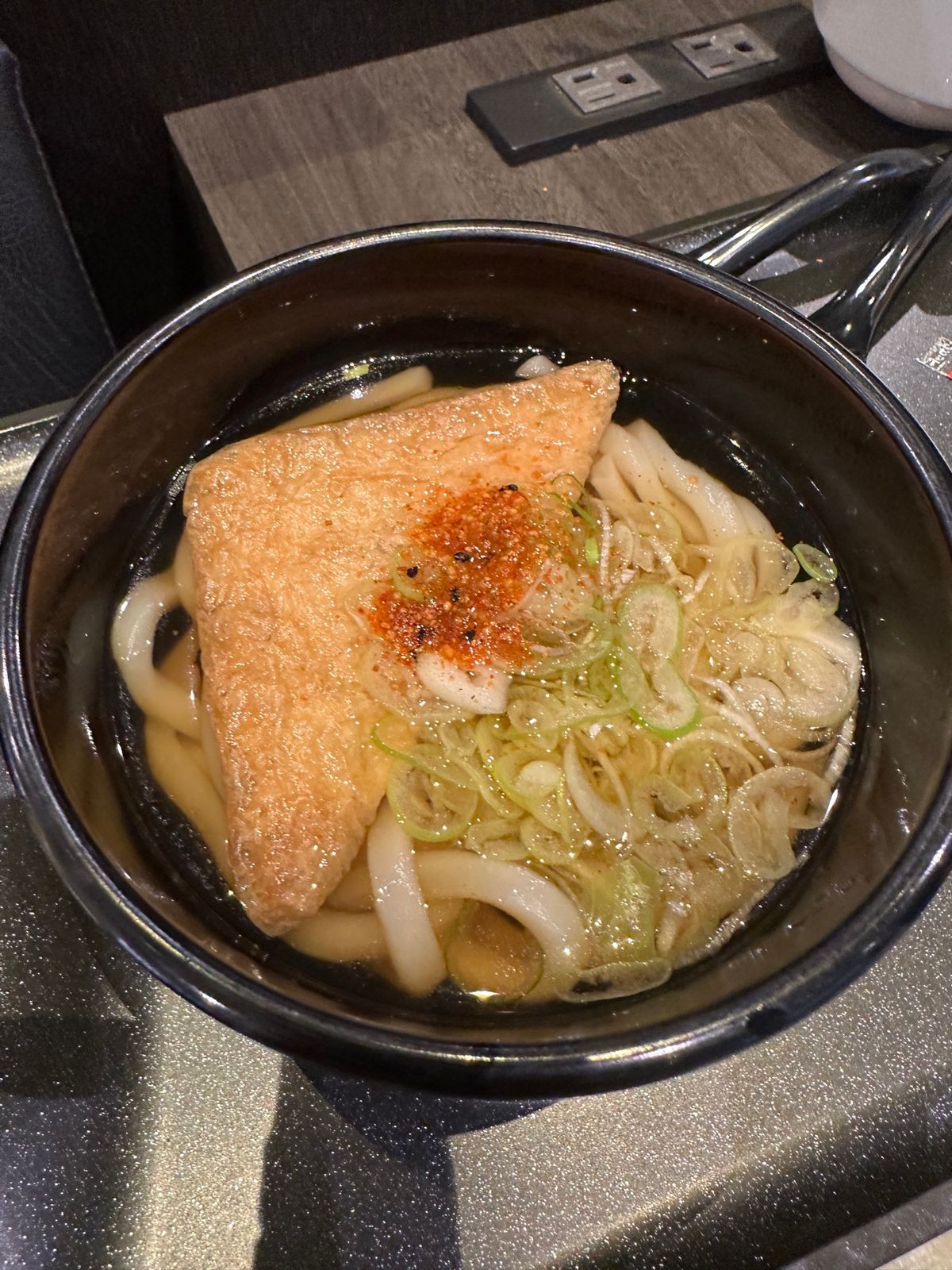 成田から高雄へ導入まもないA330👍
旅のはじまりはやはりきつねうどん😋