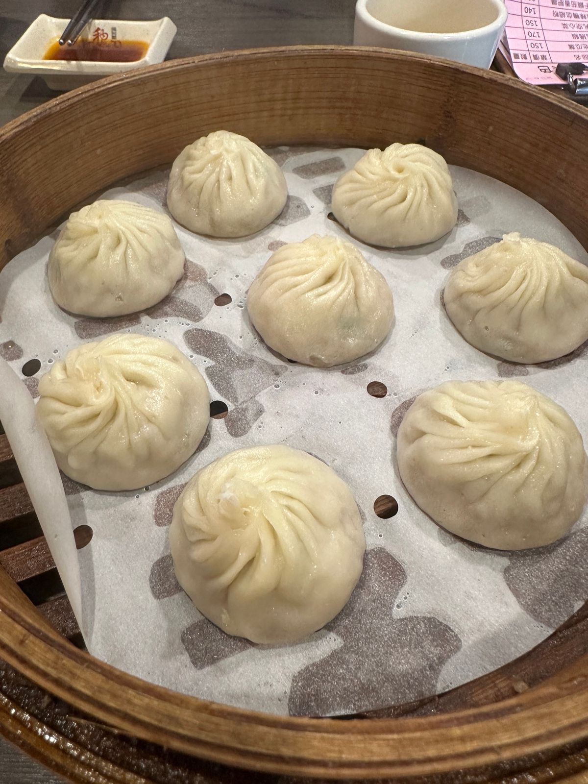 台北の初日昼食は小籠包
南京復興駅近くの犁園湯包館へ
クレカ使えませんがリ...