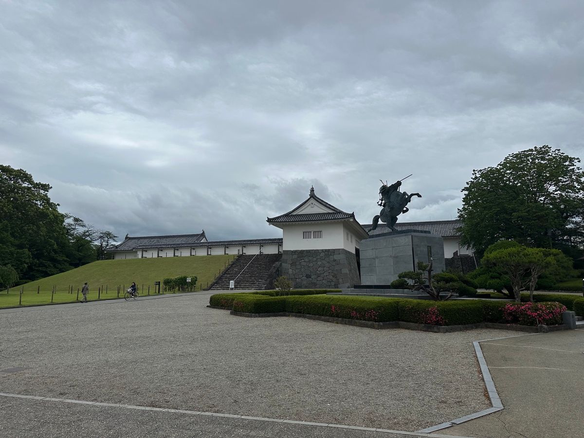 6/6
山形空港、山形城、瀬見温泉、宿泊はゆめみの宿 観松館