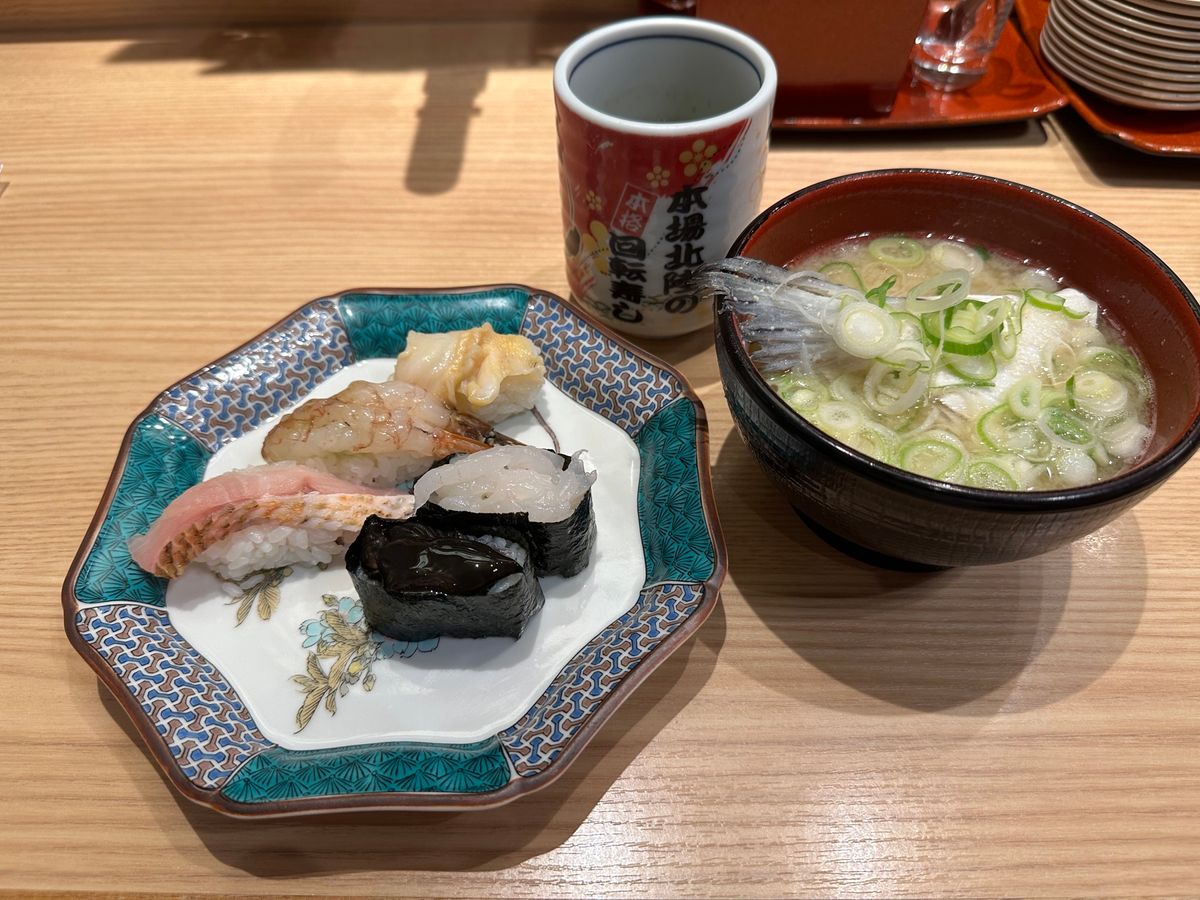 小松塩焼きそば、小松餃子、ポムポムプリンパン、北陸五点盛り寿司、北陸汁、ホ...