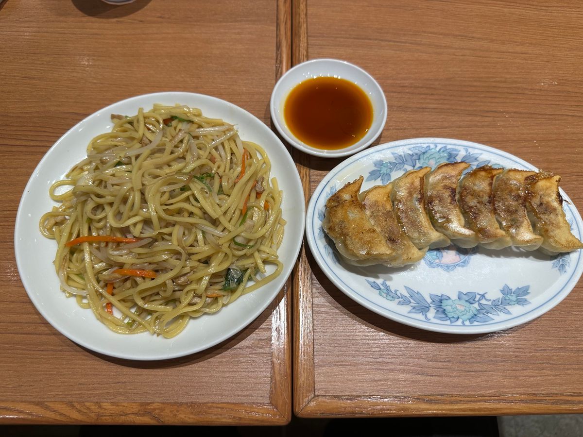小松塩焼きそば、小松餃子、ポムポムプリンパン、北陸五点盛り寿司、北陸汁、ホ...