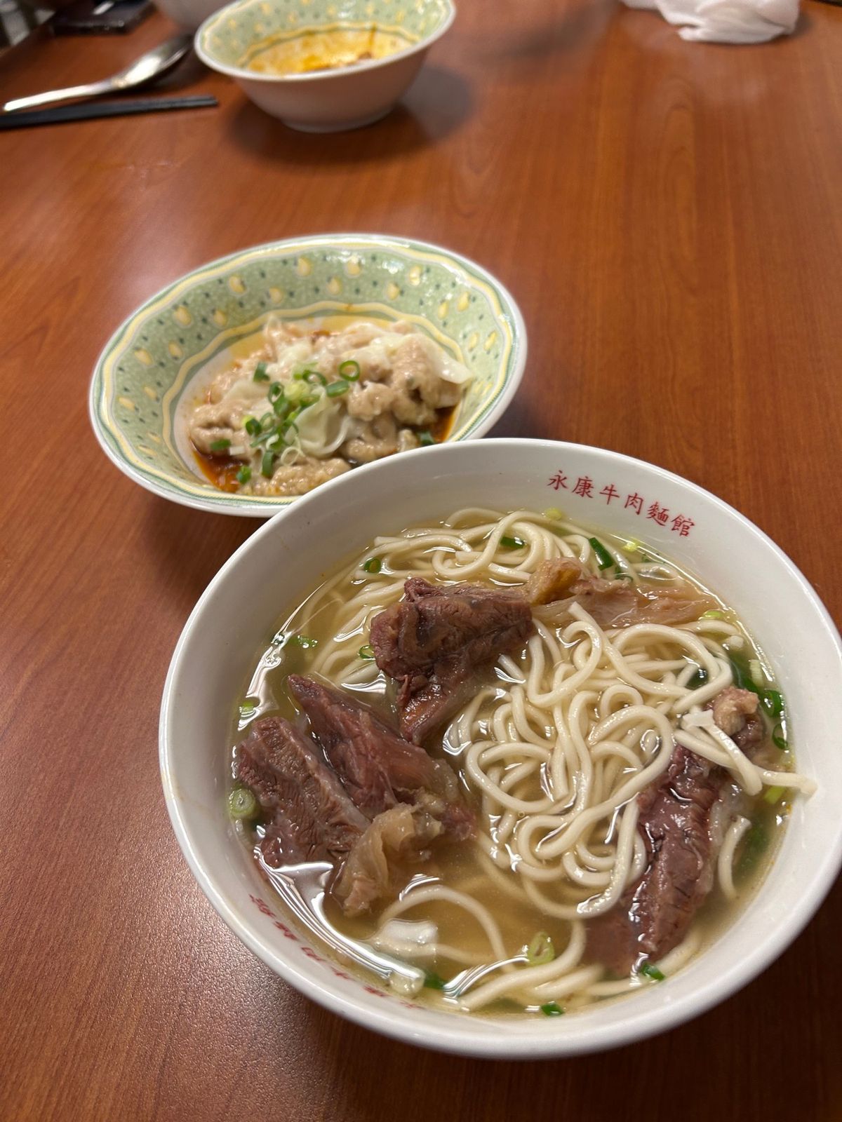 ここの魯肉飯の虜になった、、美味しすぎる！！！
2枚目の麺？も美味