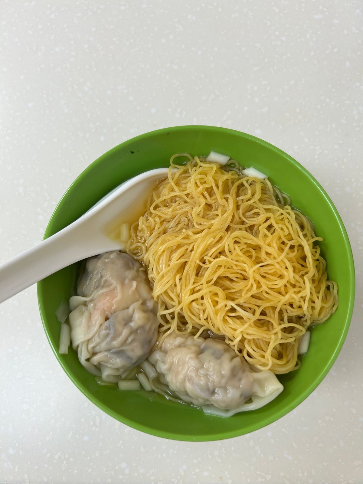 1日目
エビワンタンメンは有名らしい！
個人的には麺がちょっと固くてイマイ...