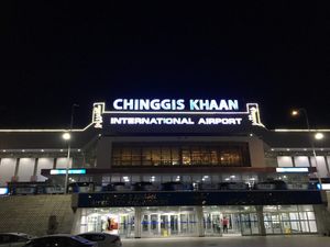 ミアットモンゴルというナショナルフラッグで仁川からウランバートルへ。夜明け...