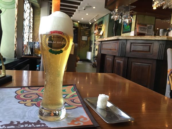 モンゴル国・ウランバートル、テレルジ国立公園「モンゴル、鶴竜優勝おめでとうの旅」の写真：ウランバートルグルメ。地ビール、ボールツ...