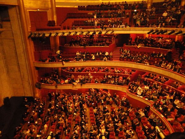 フランス・パリ「楽器引き取り旅①」の写真：《パリ》
シャンゼリゼ劇場でバレエを観る...