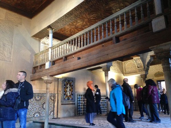 スペイン・グラナダ「楽器引き取り旅②」の写真：グラナダ・アルハンブラ宮殿。細かい装飾に絶句。