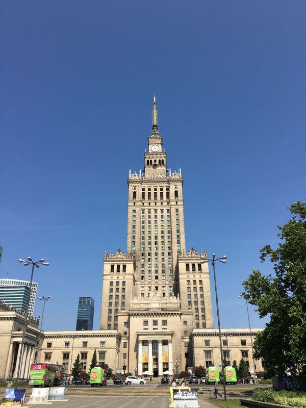 ポーランド・Warszawa「傷心旅行（笑）ポーランド」の写真：到着直後のワルシャワ。夏のポーランドと言...