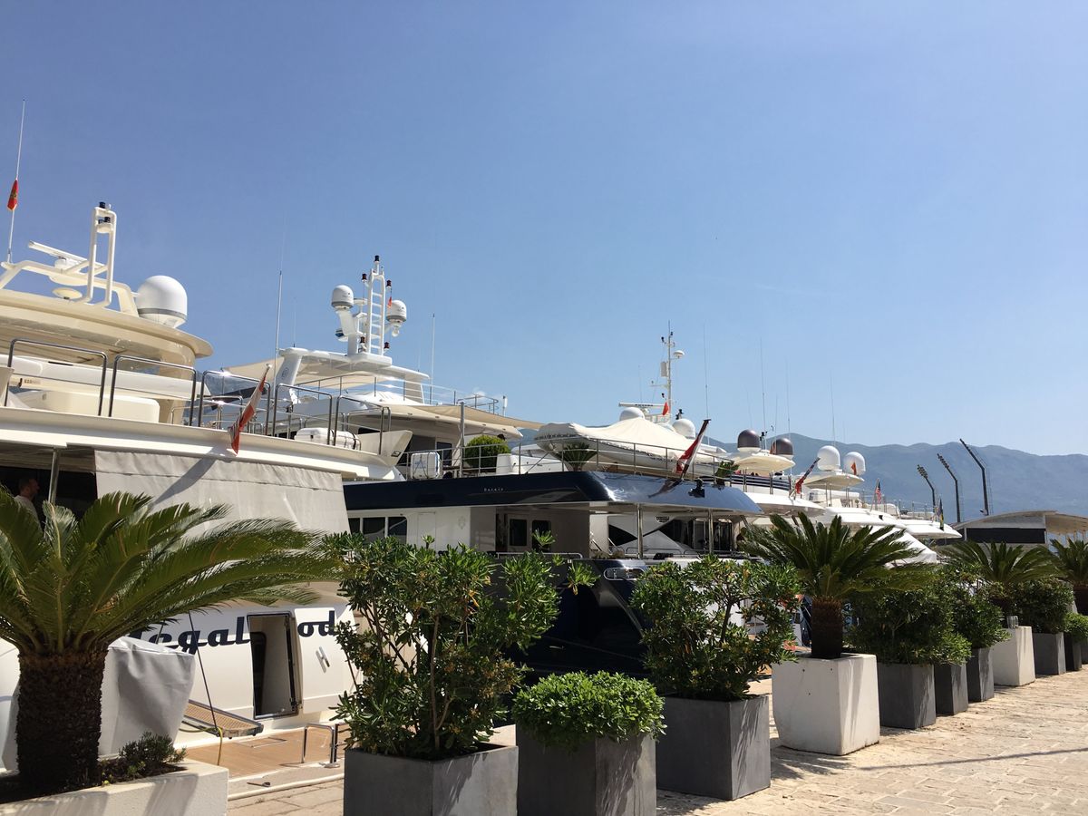 KotorからバスでBudvaという街へ。海水浴出来るホントのリゾート！