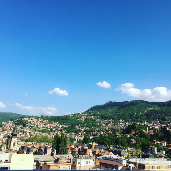 ボスニア・ヘルツェゴビナ・Sarajevo「念願叶ってボスニア・ヘルツェゴヴィナ」の写真：ホテルの人に教えてもらった、市内が360...