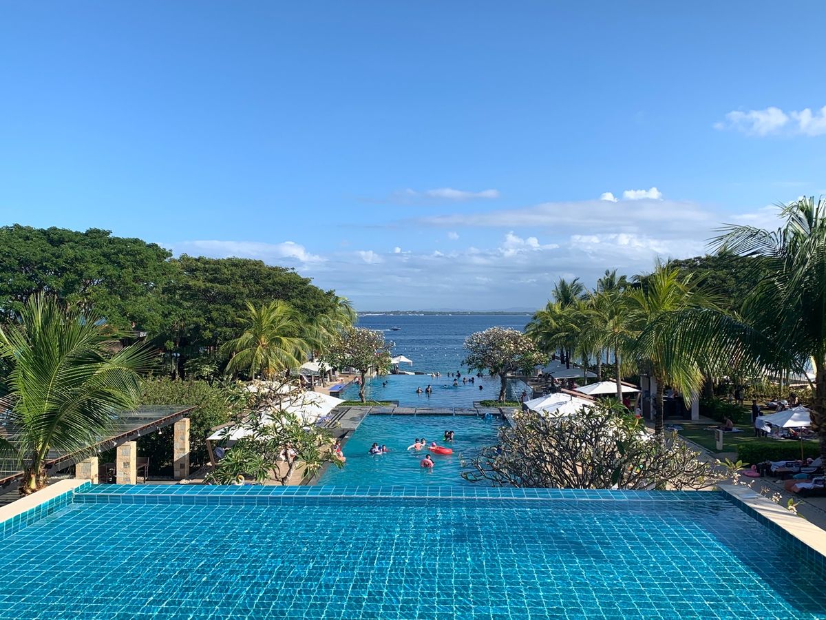 ホテルのインフィニティプール！