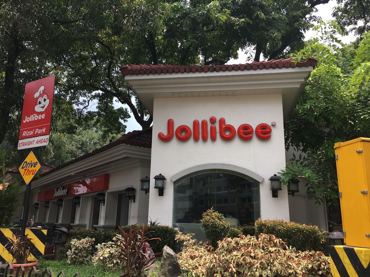 フィリピンと言えば！Jollibeeのパスタ。