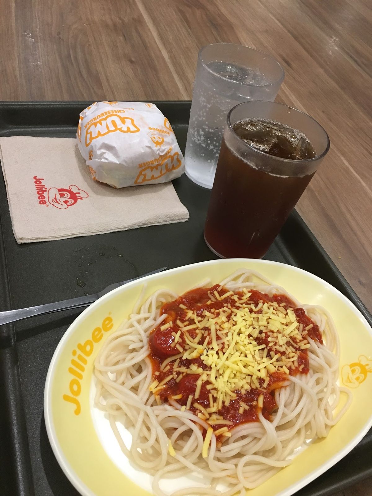フィリピンと言えば！Jollibeeのパスタ。
