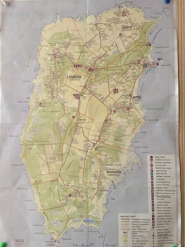 エストニア・Talinn「バルト三国、船でエストニアへ」の写真：キフヌは人口500人あまりの小さな島です...