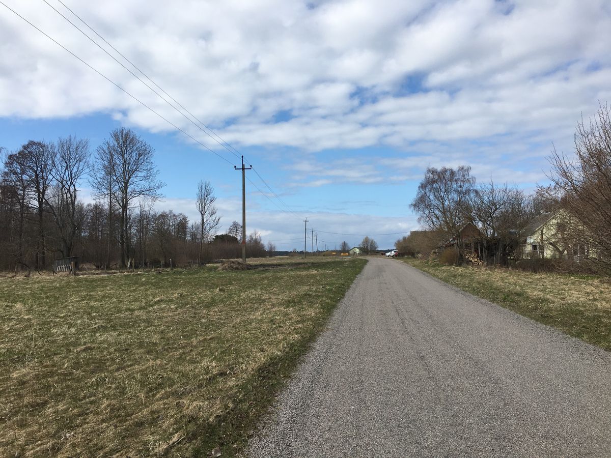 キフヌは人口500人あまりの小さな島です。島ではクルトという、ニットのスカ...