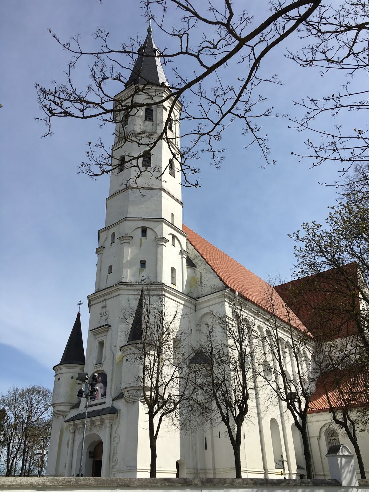 十字架の丘に行く時に立ち寄るシャウライという街も良いとこだった。オシャンな...