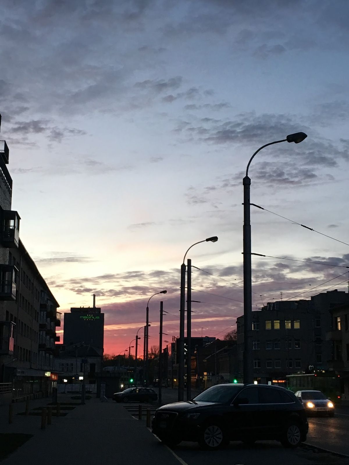 バスでカウナスへ移動。