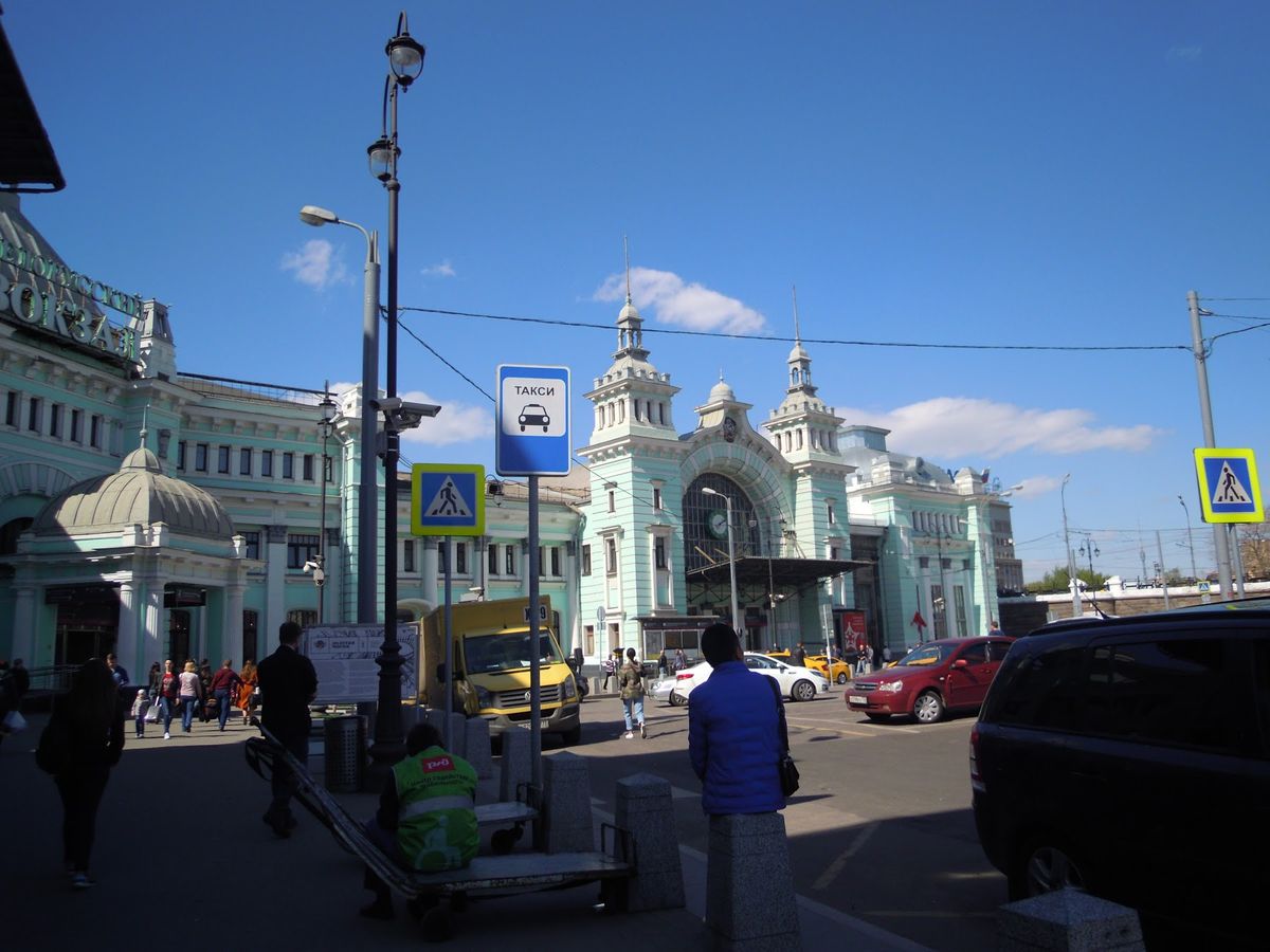 モスクワ。駅舎やツム(デパート)など。共産圏のでかい建物好きにはたまらん。