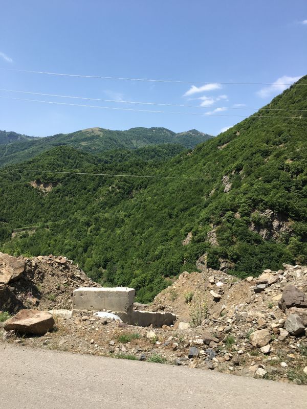 アゼルバイジャン・Bakı「2度目のアゼルバイジャン」の写真：イスマユル。お店が色々あるエリア