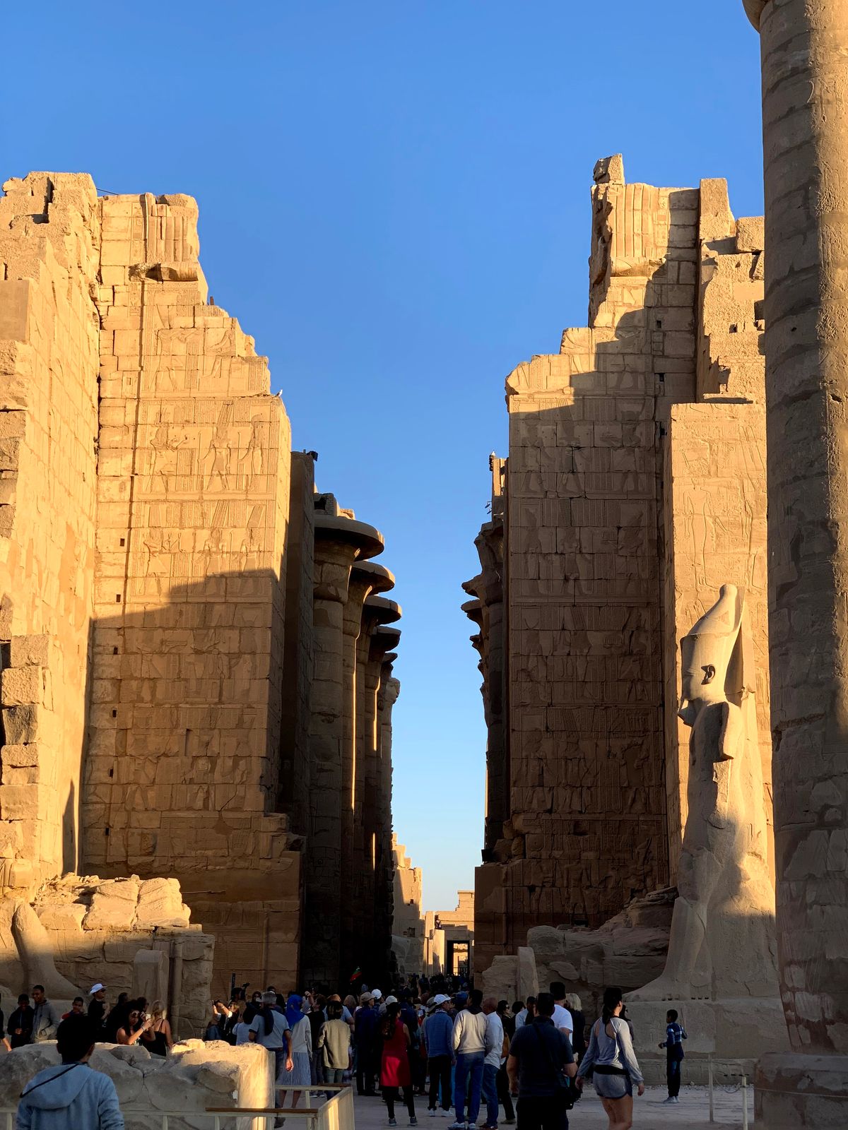 カルナック神殿の大 列 柱 室（だいれっちゅうしつ）は声に出して読むと気持...