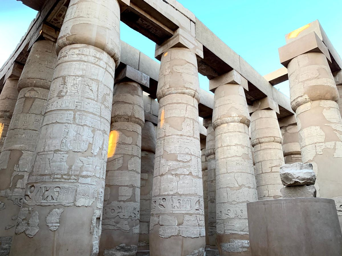 カルナック神殿の大 列 柱 室（だいれっちゅうしつ）は声に出して読むと気持...