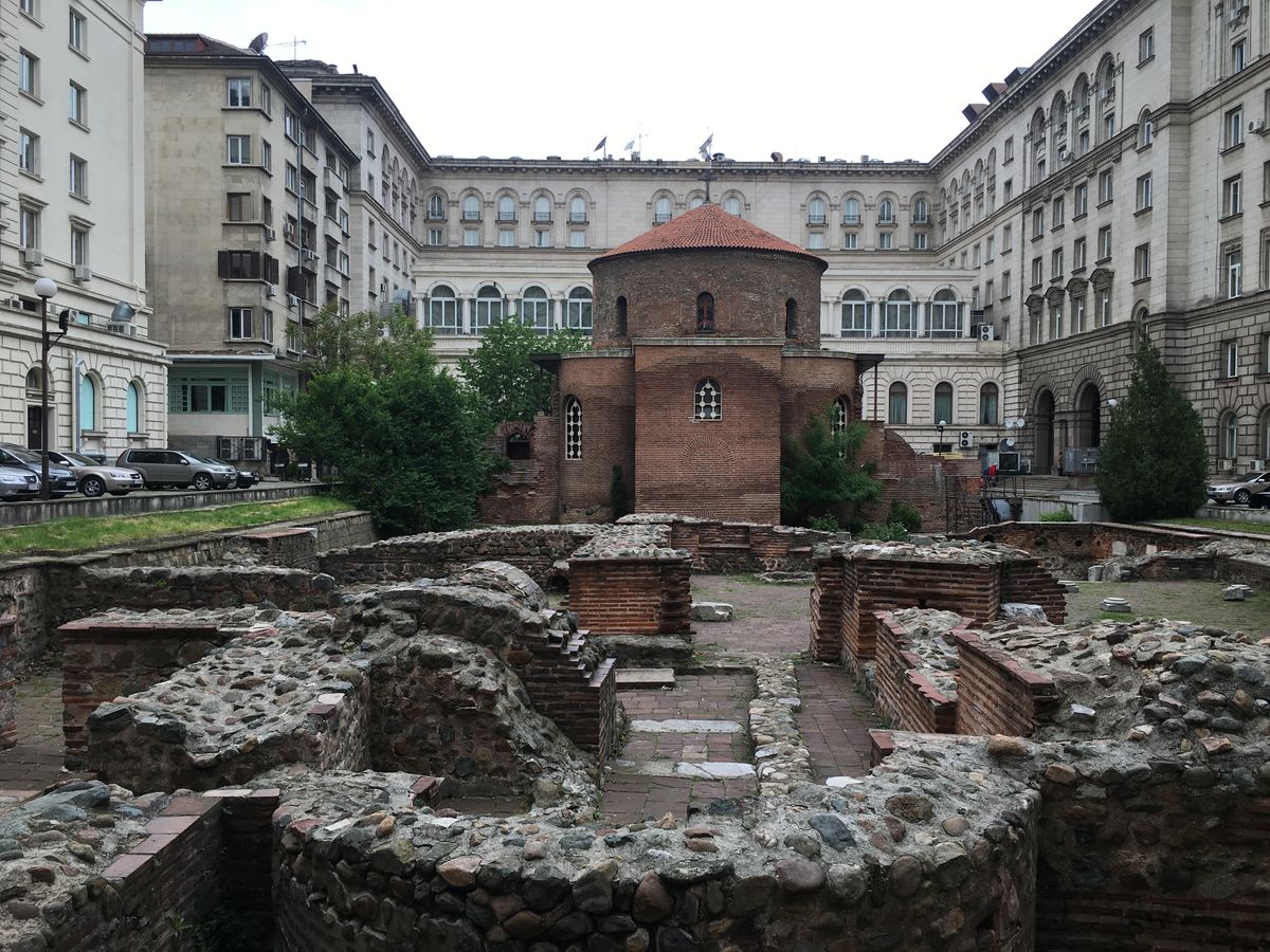 街中にぽこっとある遺構