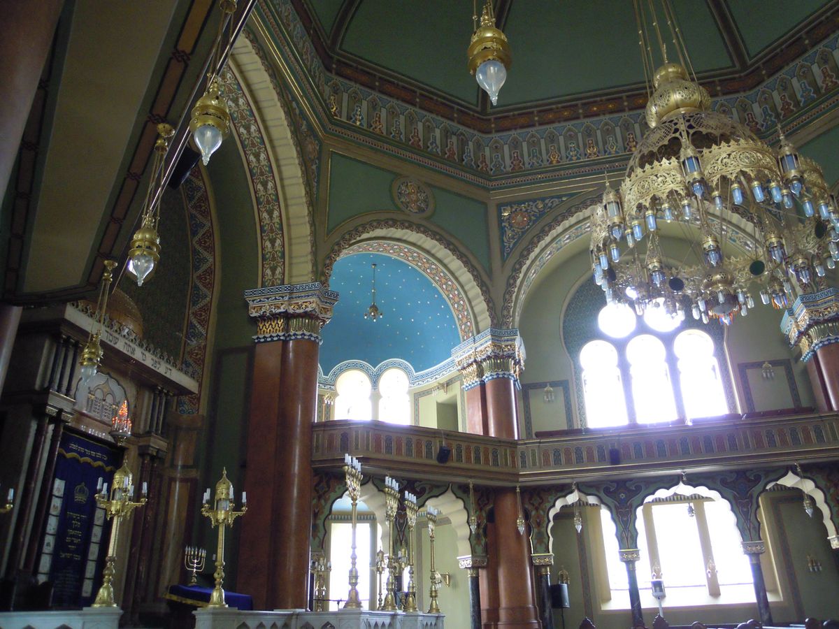 東欧の中でも規模が大きく美しいシナゴーグ。