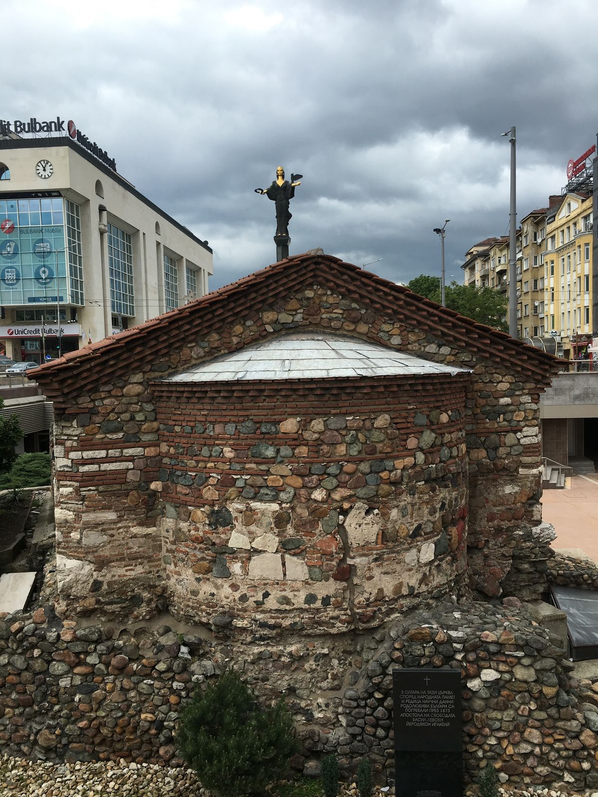 街中にぽこっとある遺構