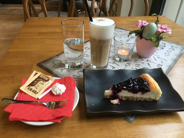 ブルガリア・Sofia「バラとヨーグルト、ブルガリア」の写真：Sofiaはオシャレな街。グルメ。