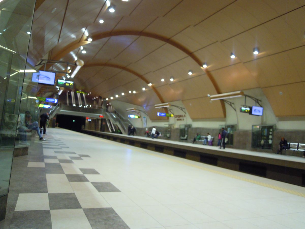 Sofia。空港からメトロで市内へ。