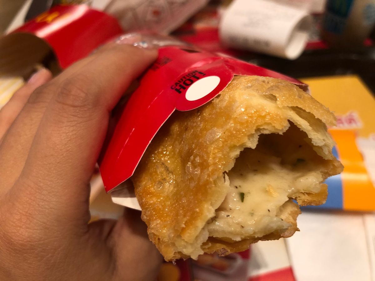 タイのマクドナルドで、パイ類が種類多くて購入。
他にもあったのですが特に気...