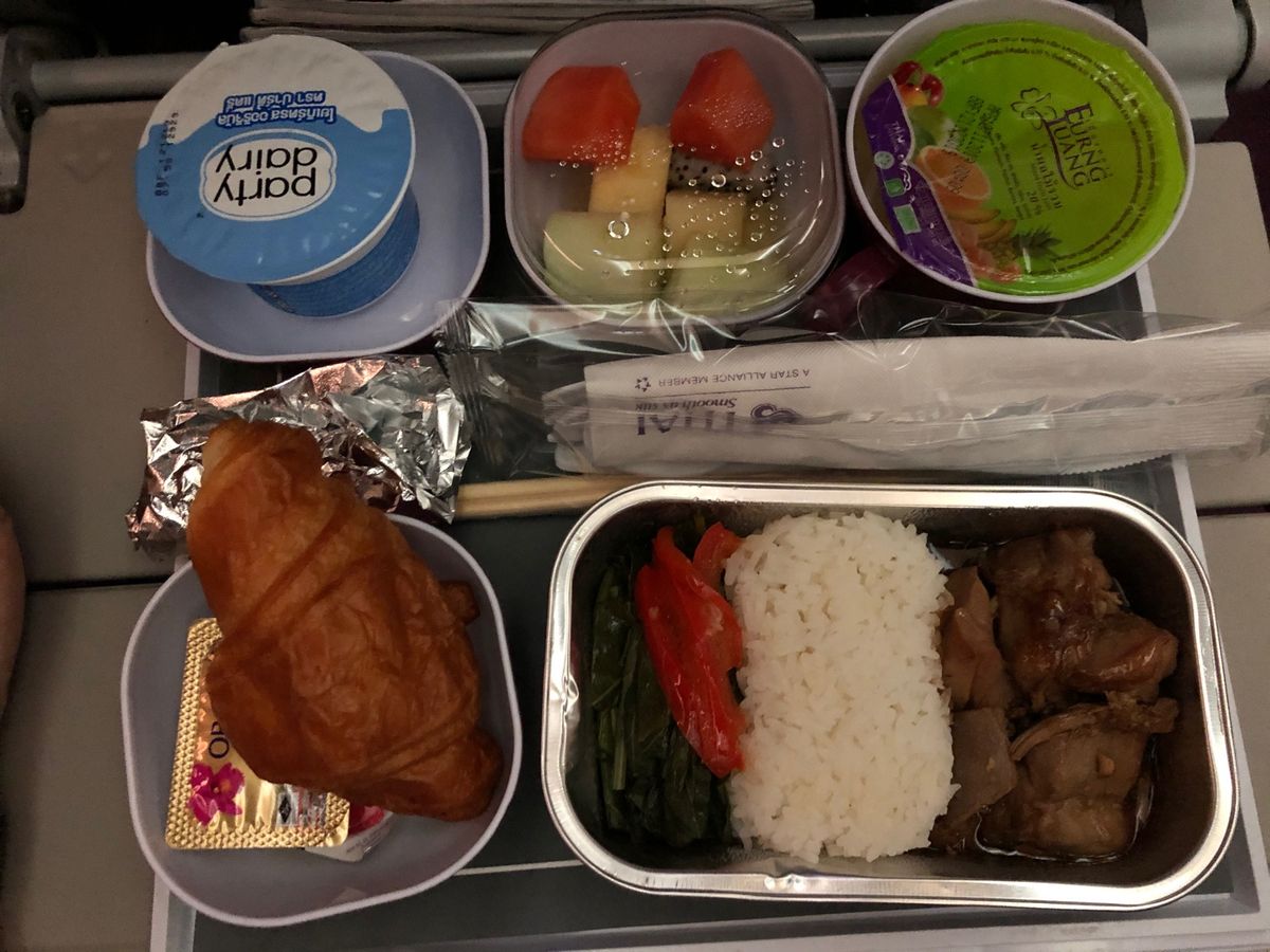 タイのマクドナルドで、パイ類が種類多くて購入。
他にもあったのですが特に気...