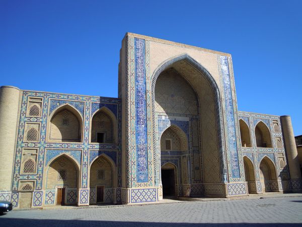 ウズベキスタン・Tashkent「念願叶ってウズベキスタン」の写真：ブハラ。メドレゼやミナレット。