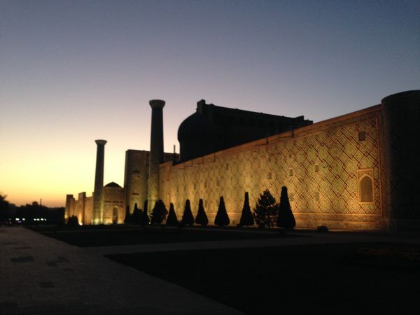 ウズベキスタン・Tashkent「念願叶ってウズベキスタン」の写真：サマルカンドの夕景・夜景