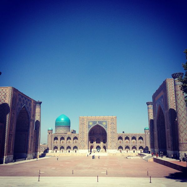 ウズベキスタン・Tashkent「念願叶ってウズベキスタン」の写真：サマルカンド、レギスタン広場。地球のヘソ...