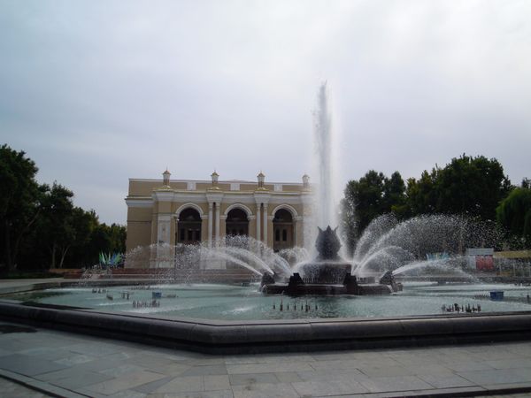 ウズベキスタン・Tashkent「念願叶ってウズベキスタン」の写真：日本人が建築に関わったナヴォイ・オペラ・...