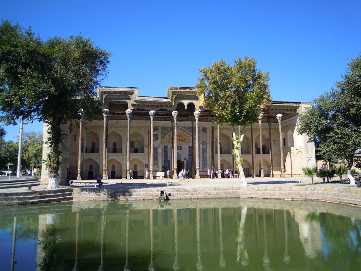 ブハラの名所。
ボラハウズ・モスク、チョル・ミナル、イスマイール・サーマー...